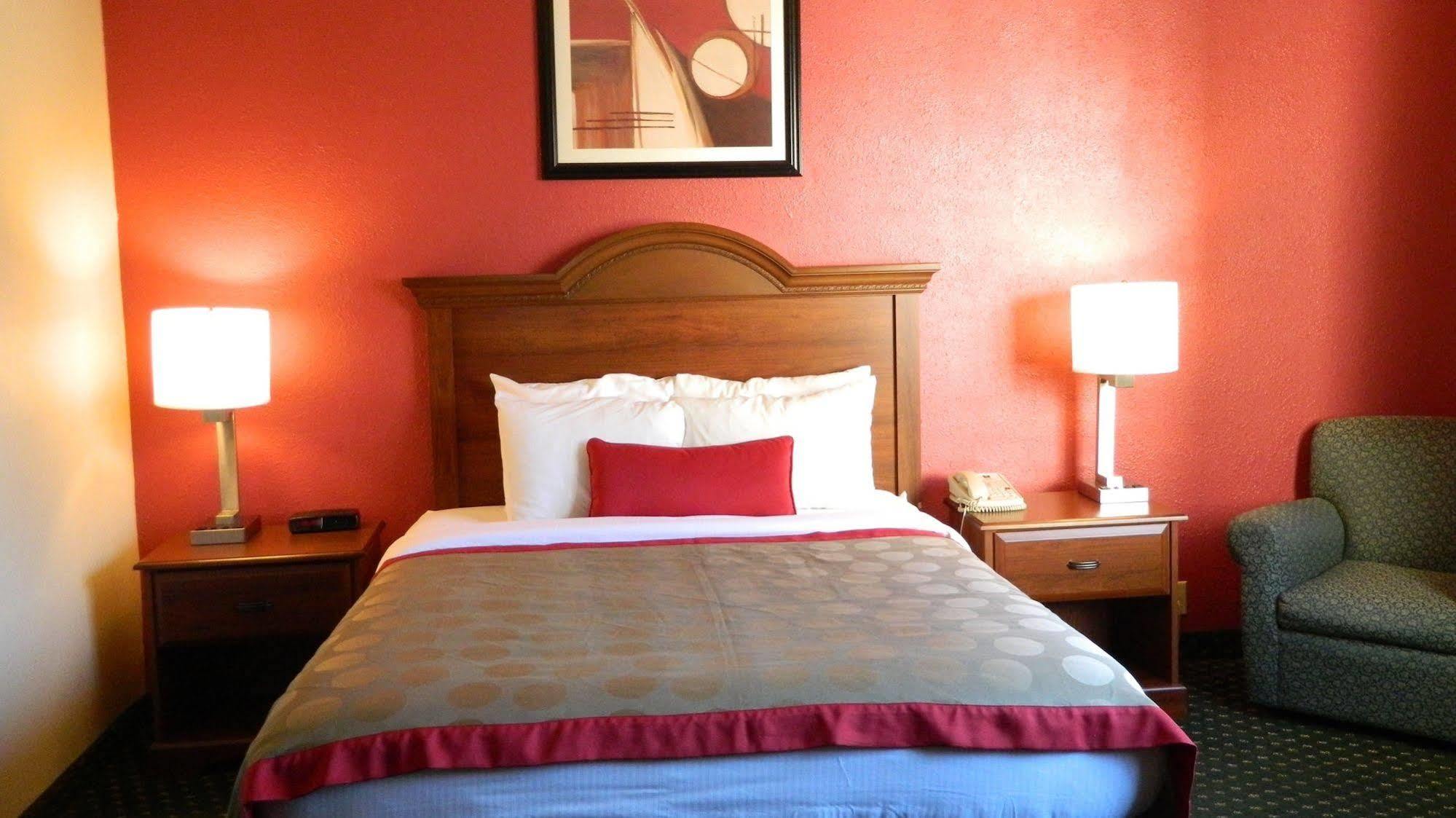 Oyo Hotel Spokane North מראה חיצוני תמונה